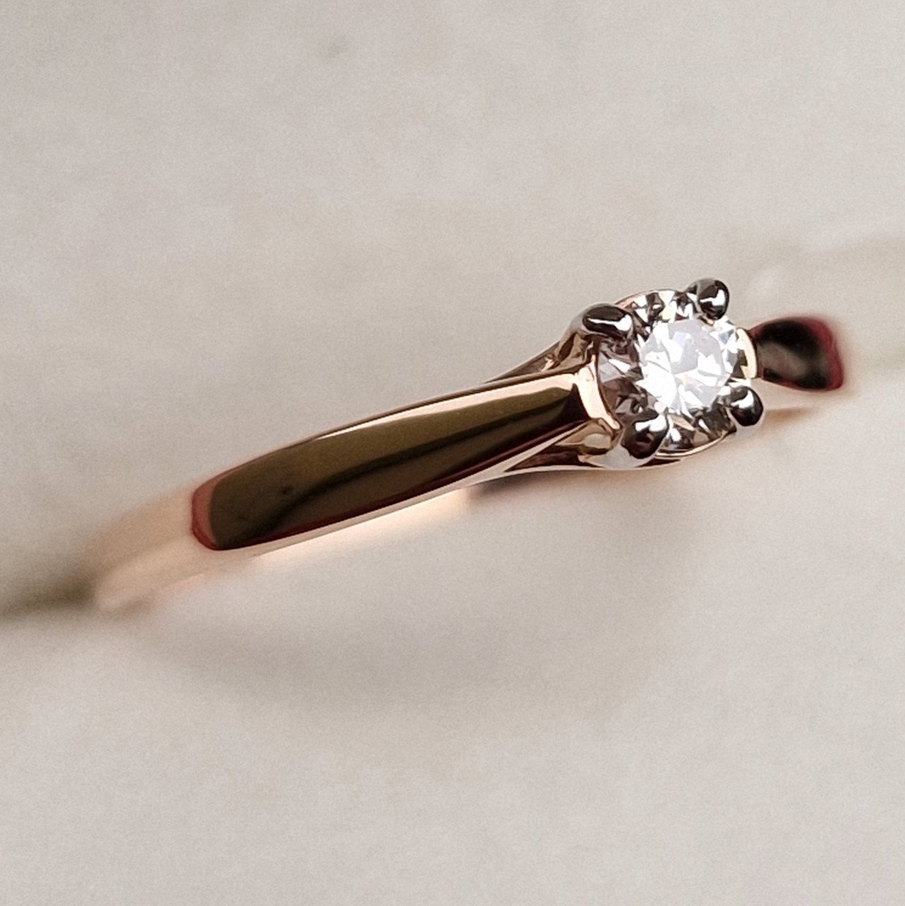 Кольцо Deimantas 98703352 17,5р 1,543гр 0,17ct. купить,NaN
