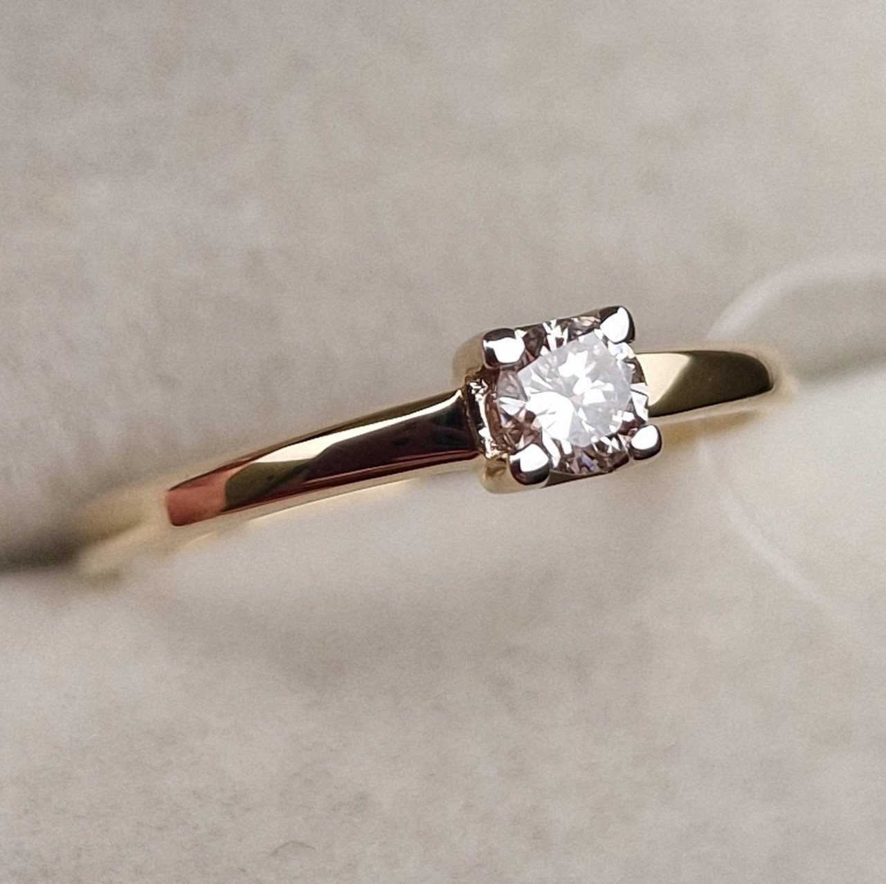 Кольцо Deimantas 98703358 16,5р 1,31гр 0,16ct. купить,NaN