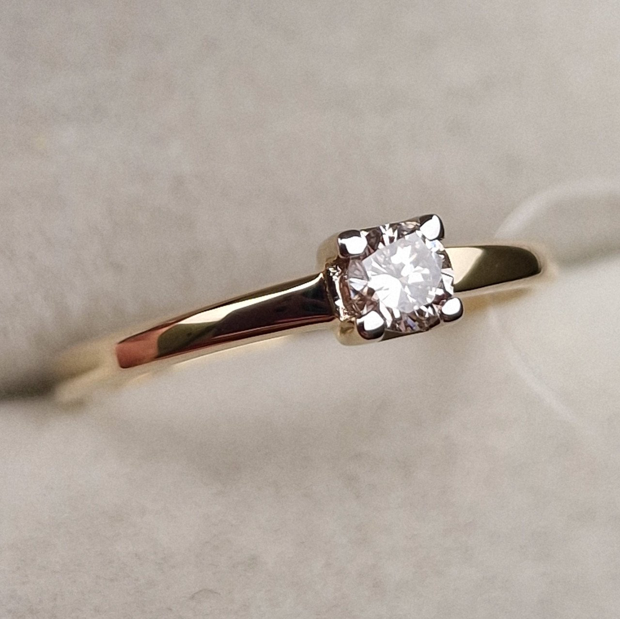 Кольцо Deimantas 98703358 16,5р 1,31гр 0,16ct. купить,NaN