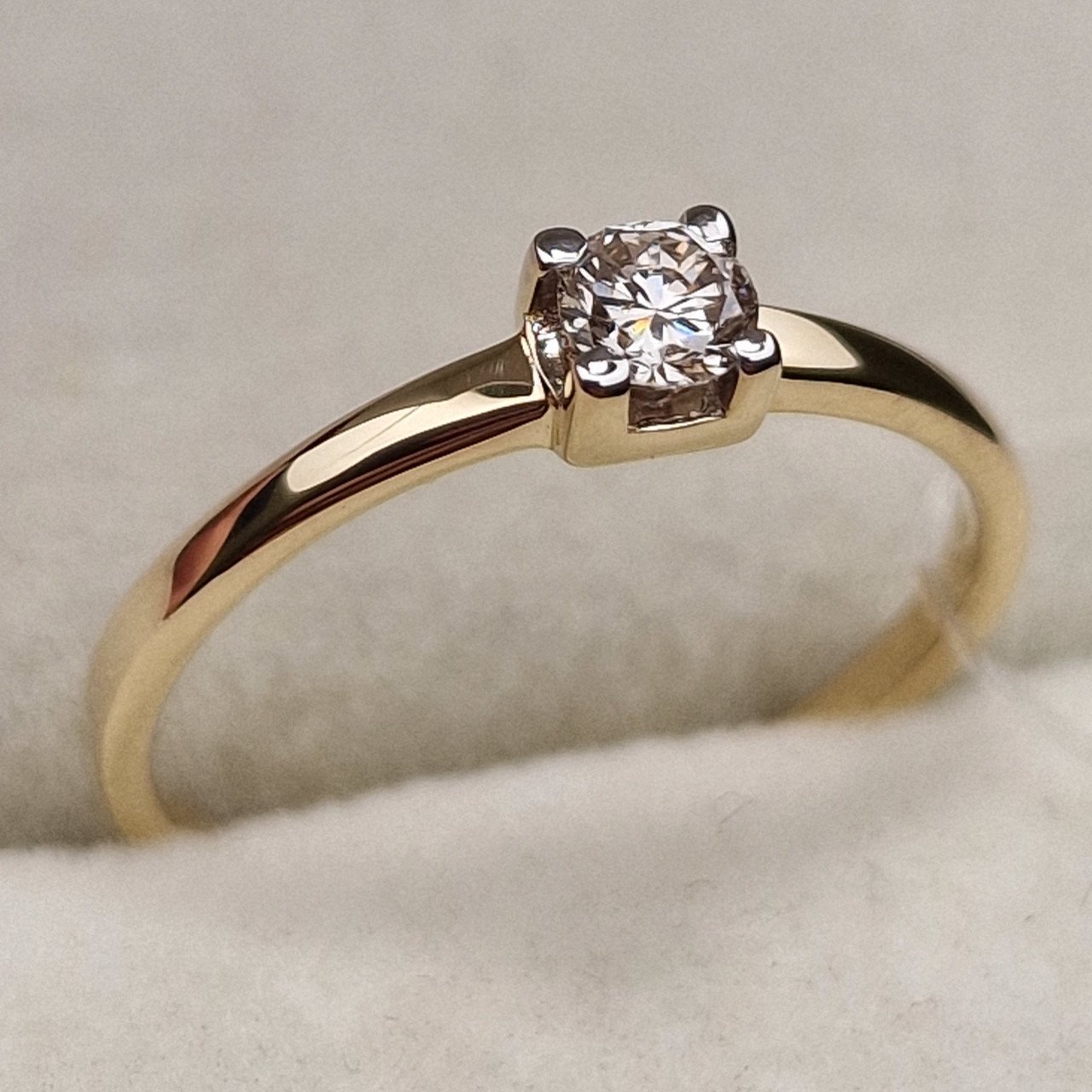 Кольцо Deimantas 98703358 16,5р 1,31гр 0,16ct. купить,NaN
