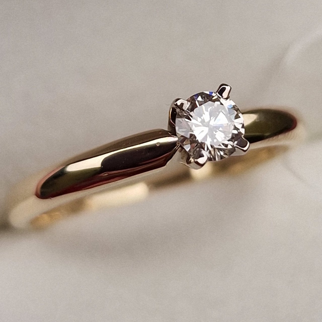 Кольцо Deimantas 98703364 17р 2,17гр 0,26ct. купить,NaN