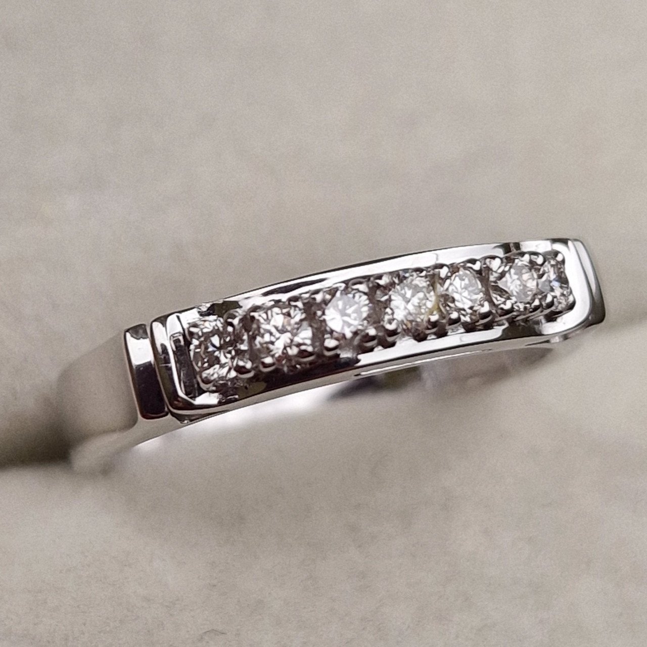 Кольца Deimantas 98703361 16,5р 2,45гр 0,21ct. купить,NaN