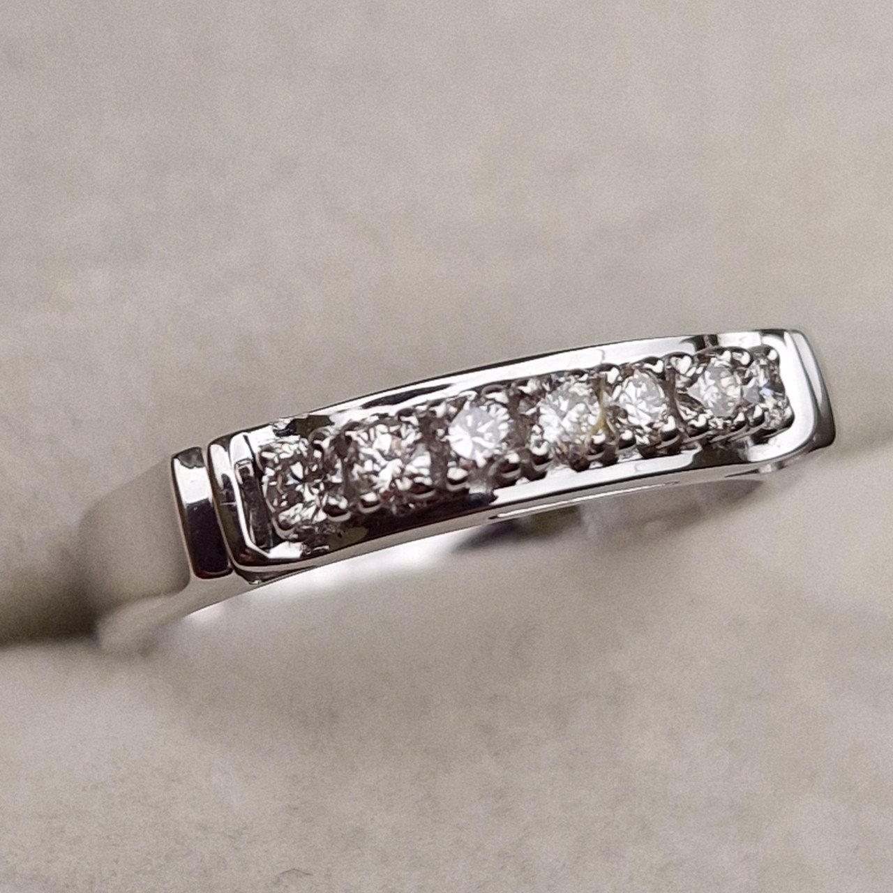 Кольца Deimantas 98703361 16,5р 2,45гр 0,21ct. купить,NaN