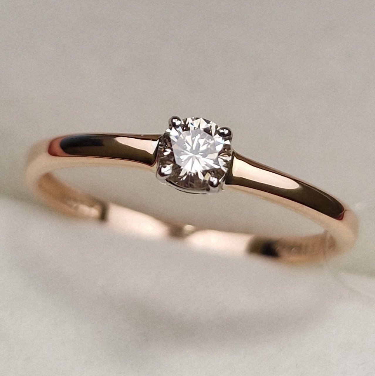 Кольцо Deimantas 98703360 16р 1,08гр 0,17ct. купить,NaN