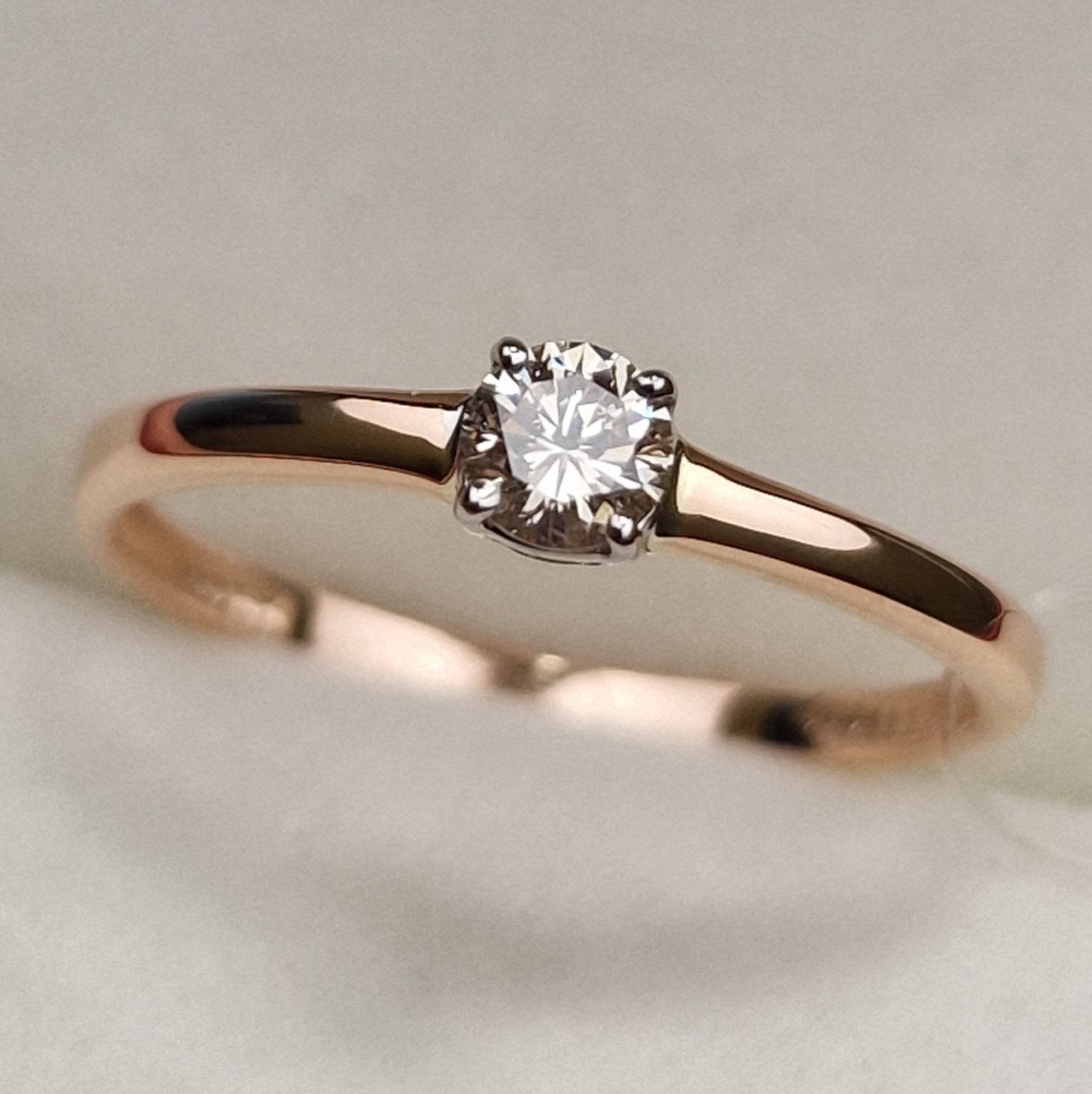 Кольцо Deimantas 98703360 16р 1,08гр 0,17ct. купить,NaN