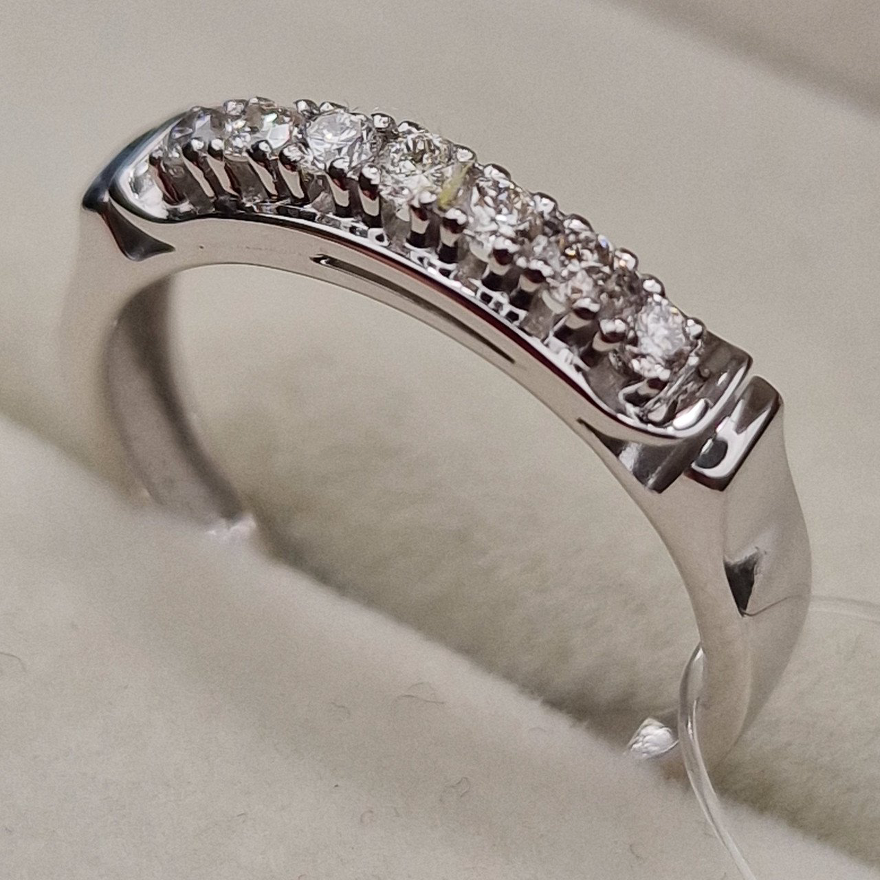 Кольца Deimantas 98703361 16,5р 2,45гр 0,21ct. купить,NaN