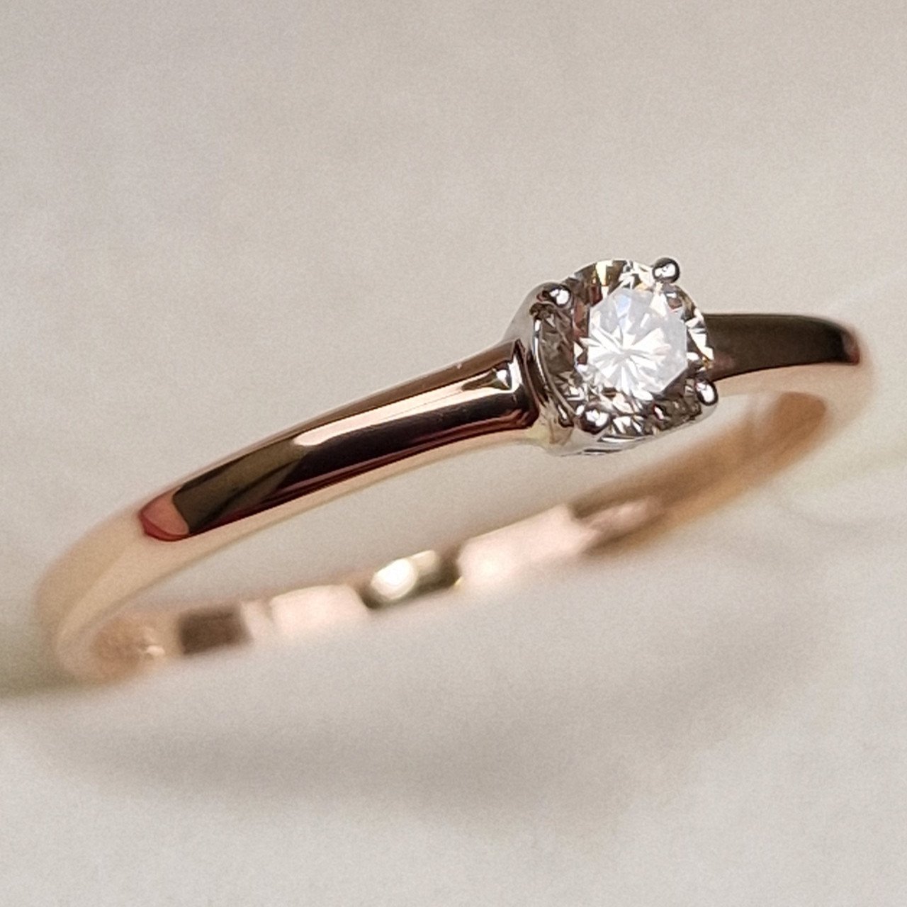 Кольцо Deimantas 98703360 16р 1,08гр 0,17ct. купить,NaN
