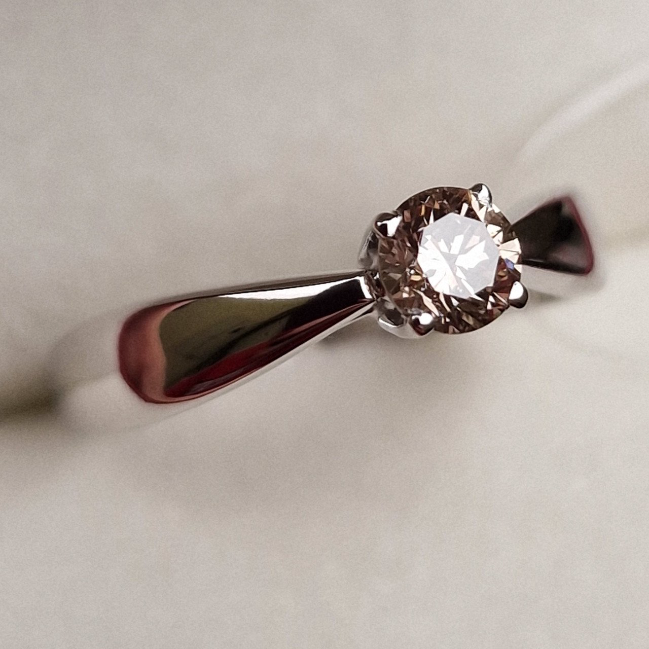 Кольцо Deimantas 98703362 16,5р 3,26гр 0,38ct. купить,NaN