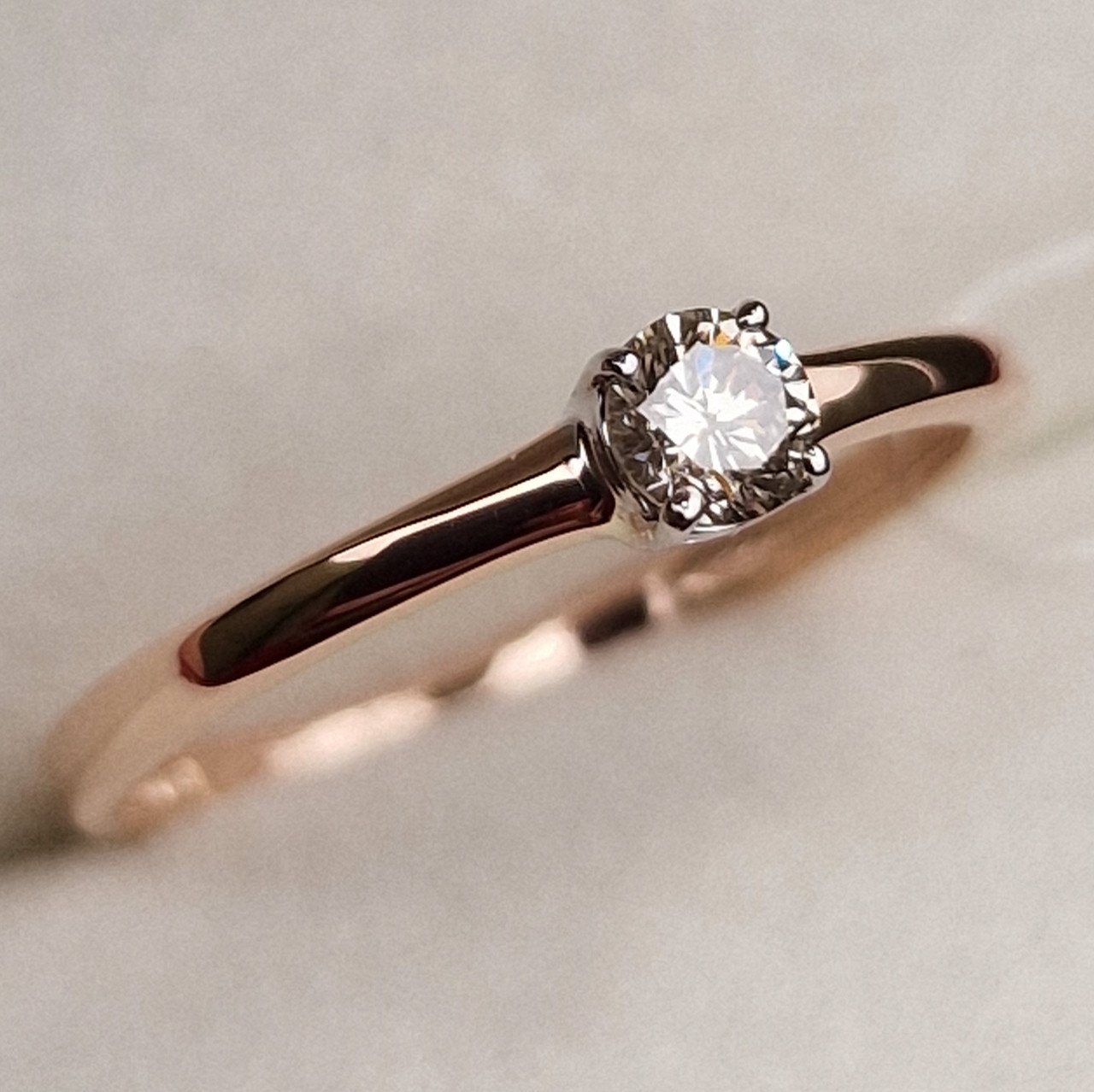 Кольцо Deimantas 98703360 16р 1,08гр 0,17ct. купить,NaN
