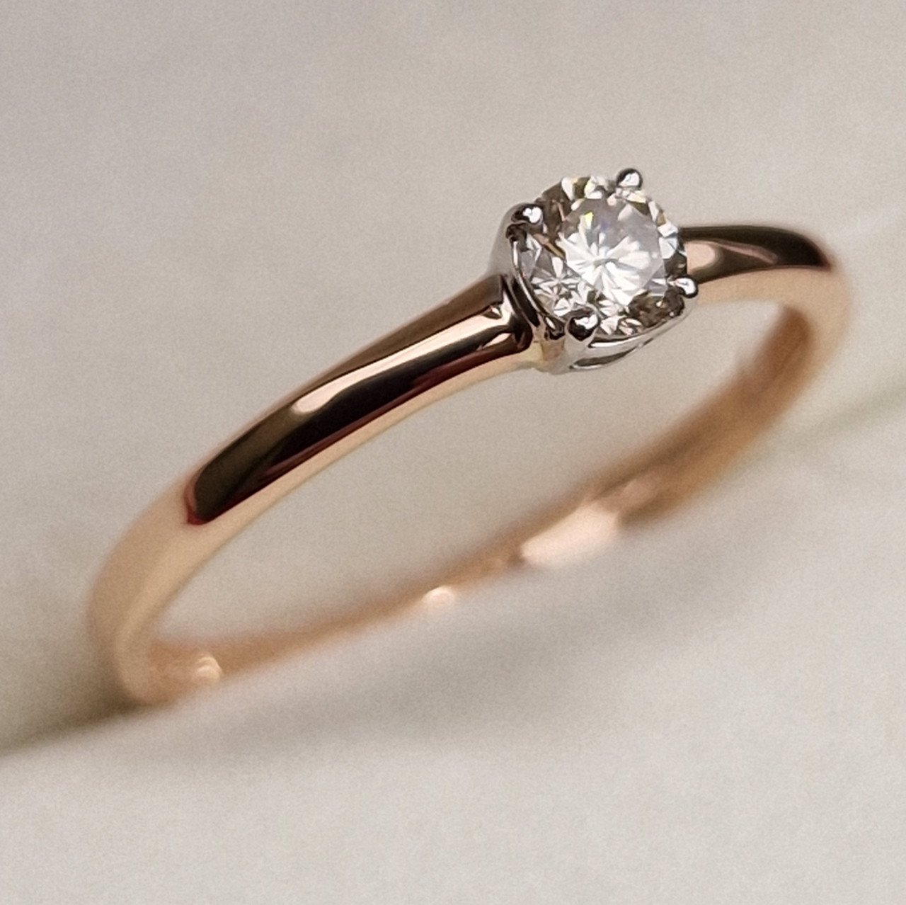 Кольцо Deimantas 98703360 16р 1,08гр 0,17ct. купить,NaN