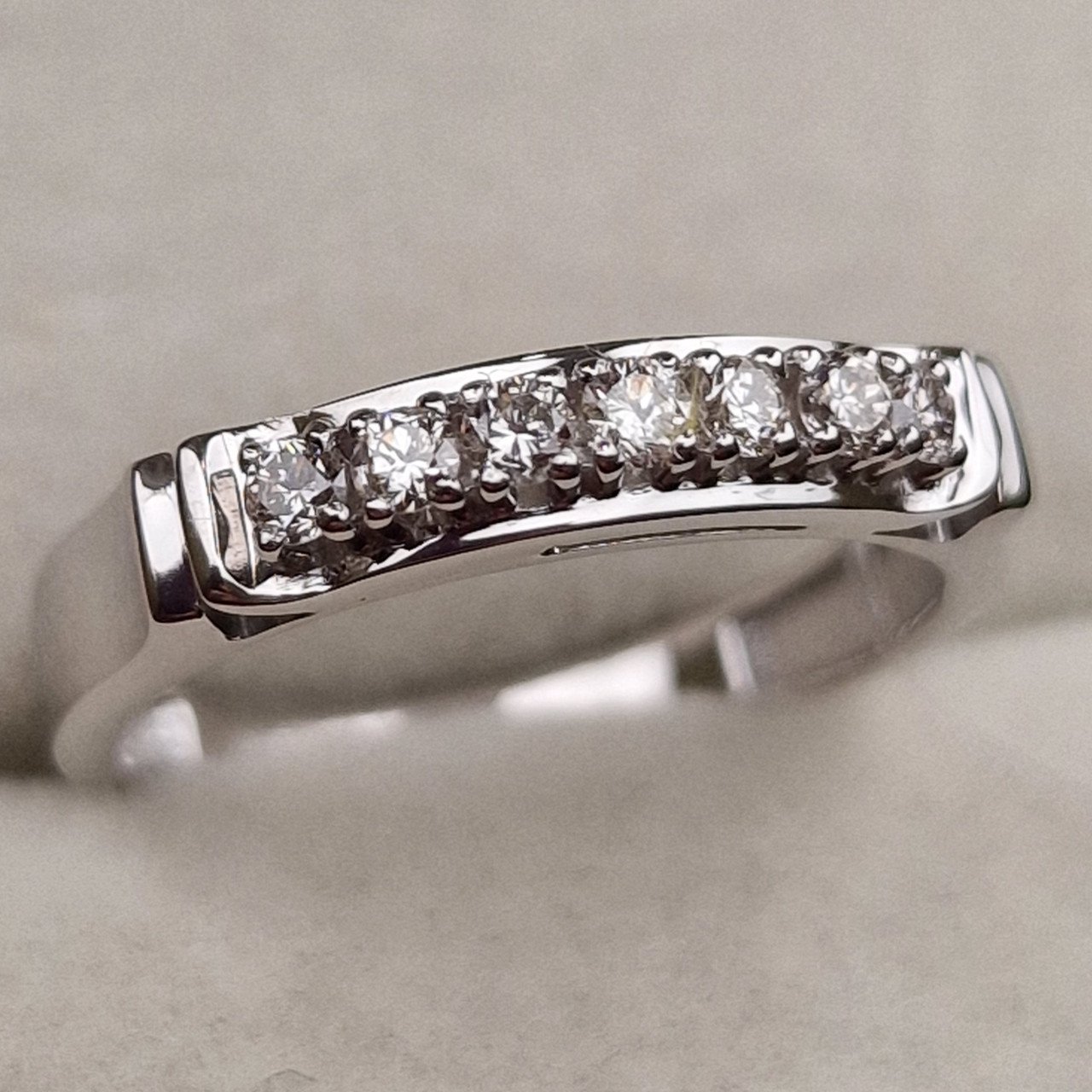 Кольца Deimantas 98703361 16,5р 2,45гр 0,21ct. купить,NaN