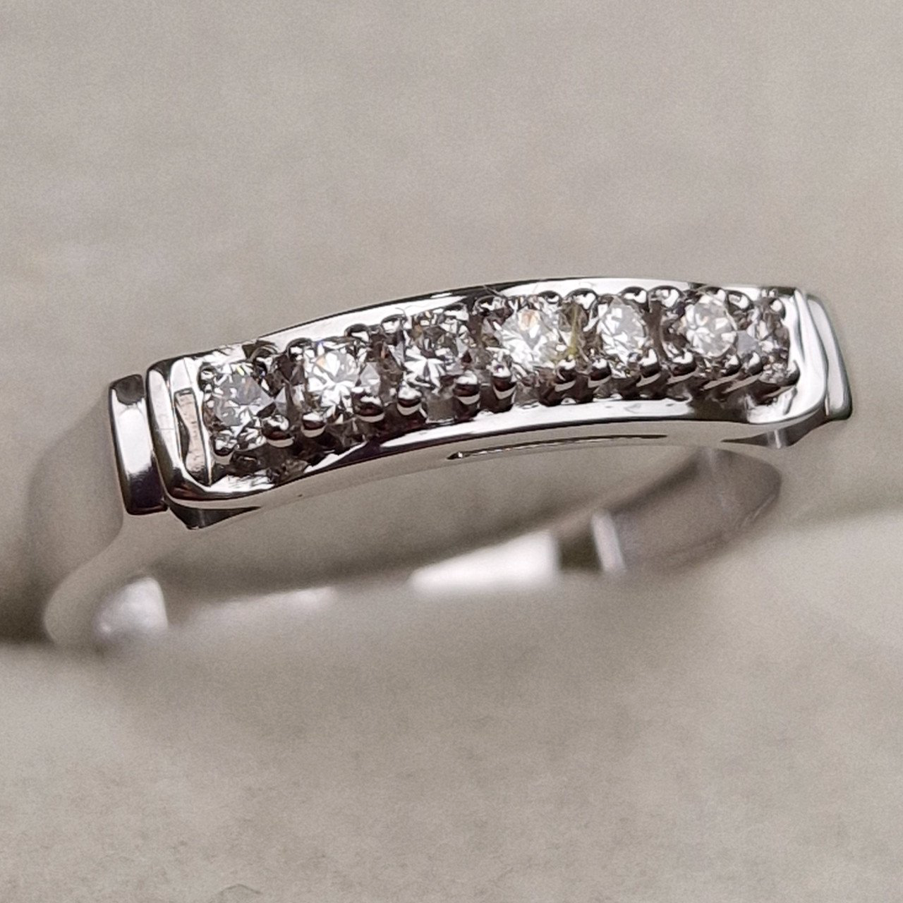 Кольца Deimantas 98703361 16,5р 2,45гр 0,21ct. купить,NaN
