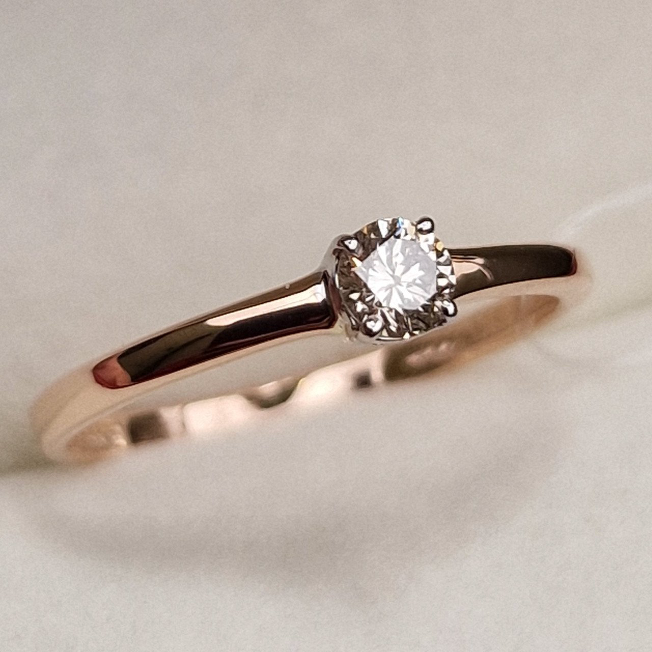 Кольцо Deimantas 98703360 16р 1,08гр 0,17ct. купить,NaN