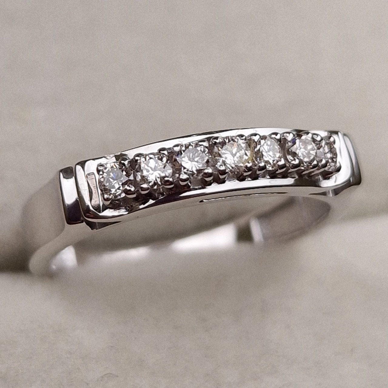 Кольца Deimantas 98703361 16,5р 2,45гр 0,21ct. купить,NaN