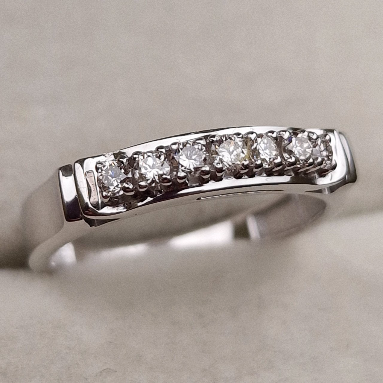 Кольца Deimantas 98703361 16,5р 2,45гр 0,21ct. купить,NaN