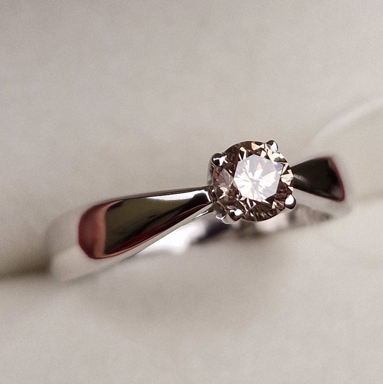 Кольцо Deimantas 98703362 16,5р 3,26гр 0,38ct. купить,NaN