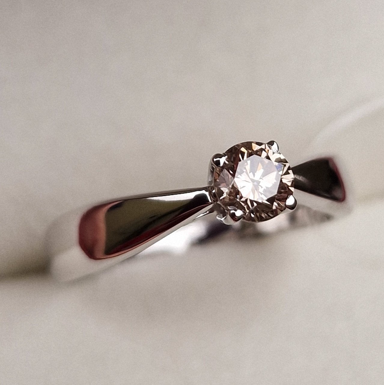Кольцо Deimantas 98703362 16,5р 3,26гр 0,38ct. купить,NaN