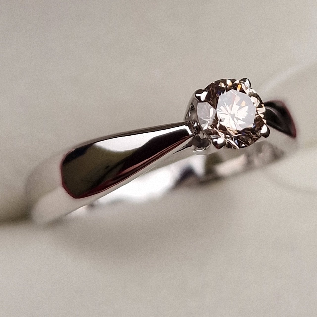 Кольцо Deimantas 98703362 16,5р 3,26гр 0,38ct. купить,NaN