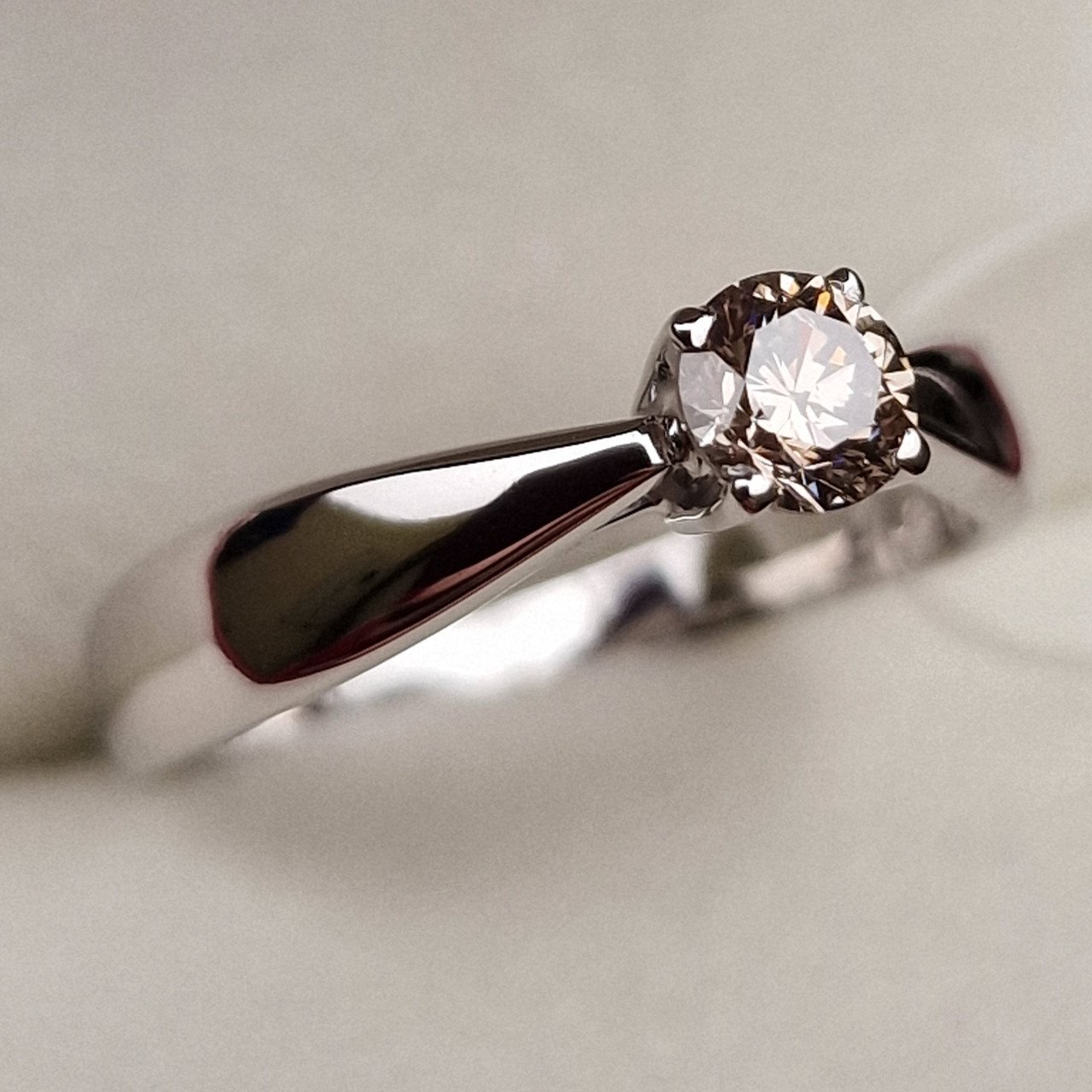 Кольцо Deimantas 98703362 16,5р 3,26гр 0,38ct. купить,NaN