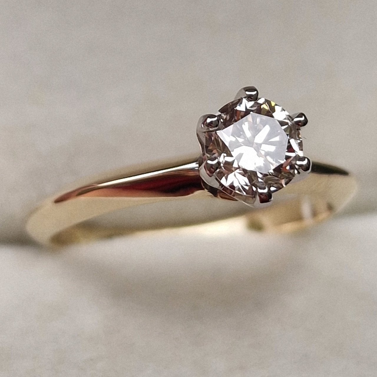 Кольцо Deimantas 98703366 17,5р 2,152гр 0,62ct. купить,NaN