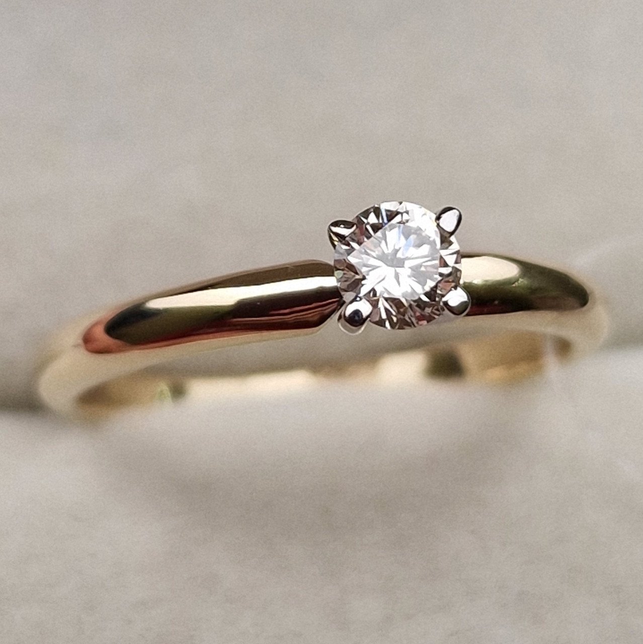 Кольцо Deimantas 98703369 17р 2,09гр 0,23ct. купить,NaN