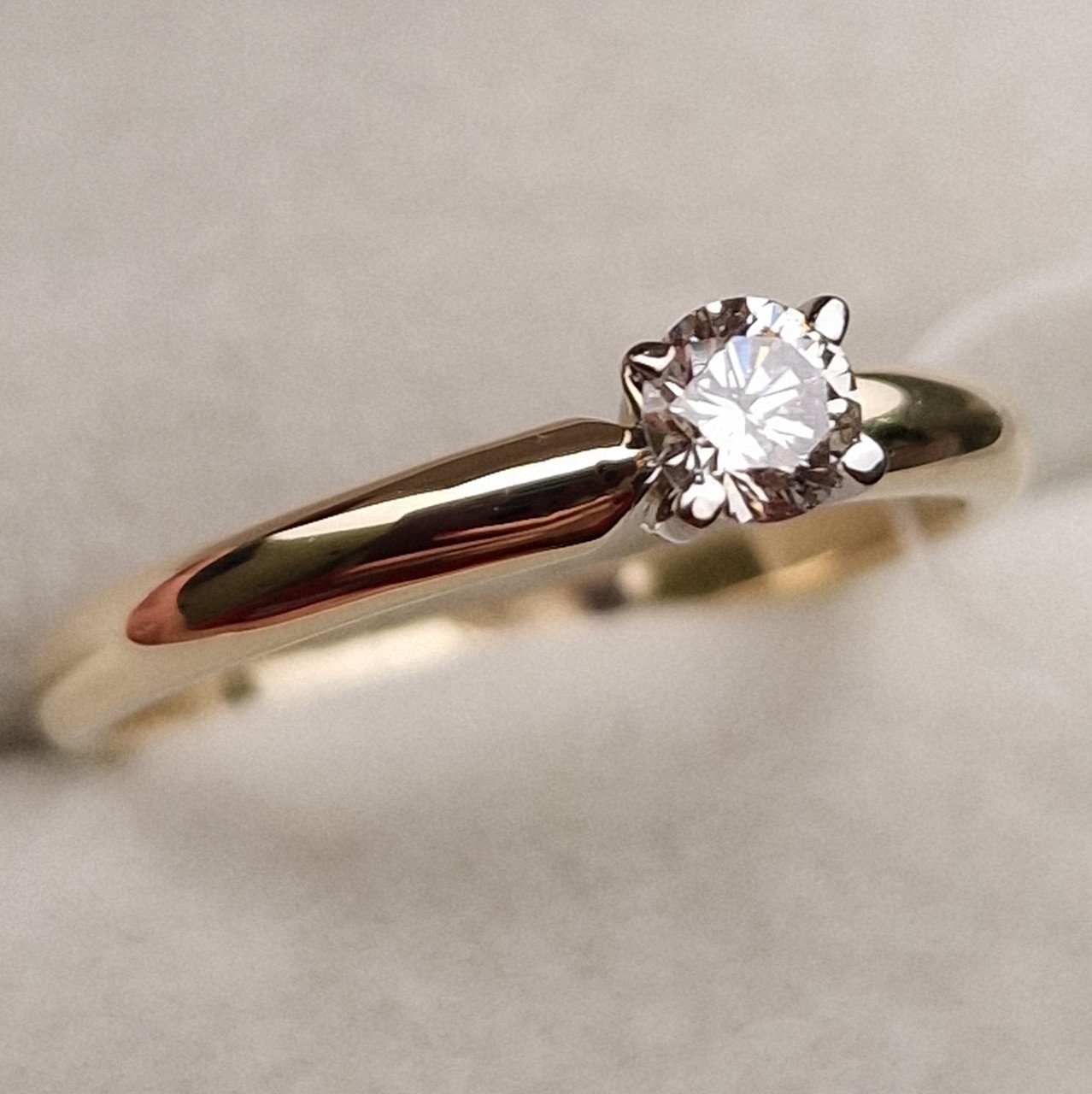 Кольцо Deimantas 98703369 17р 2,09гр 0,23ct. купить,NaN