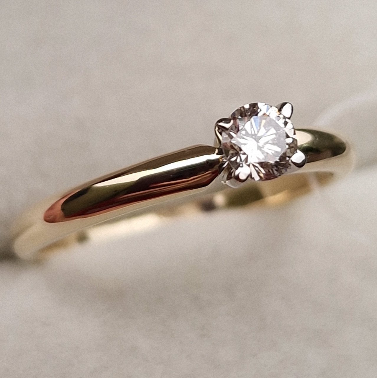 Кольцо Deimantas 98703369 17р 2,09гр 0,23ct. купить,NaN