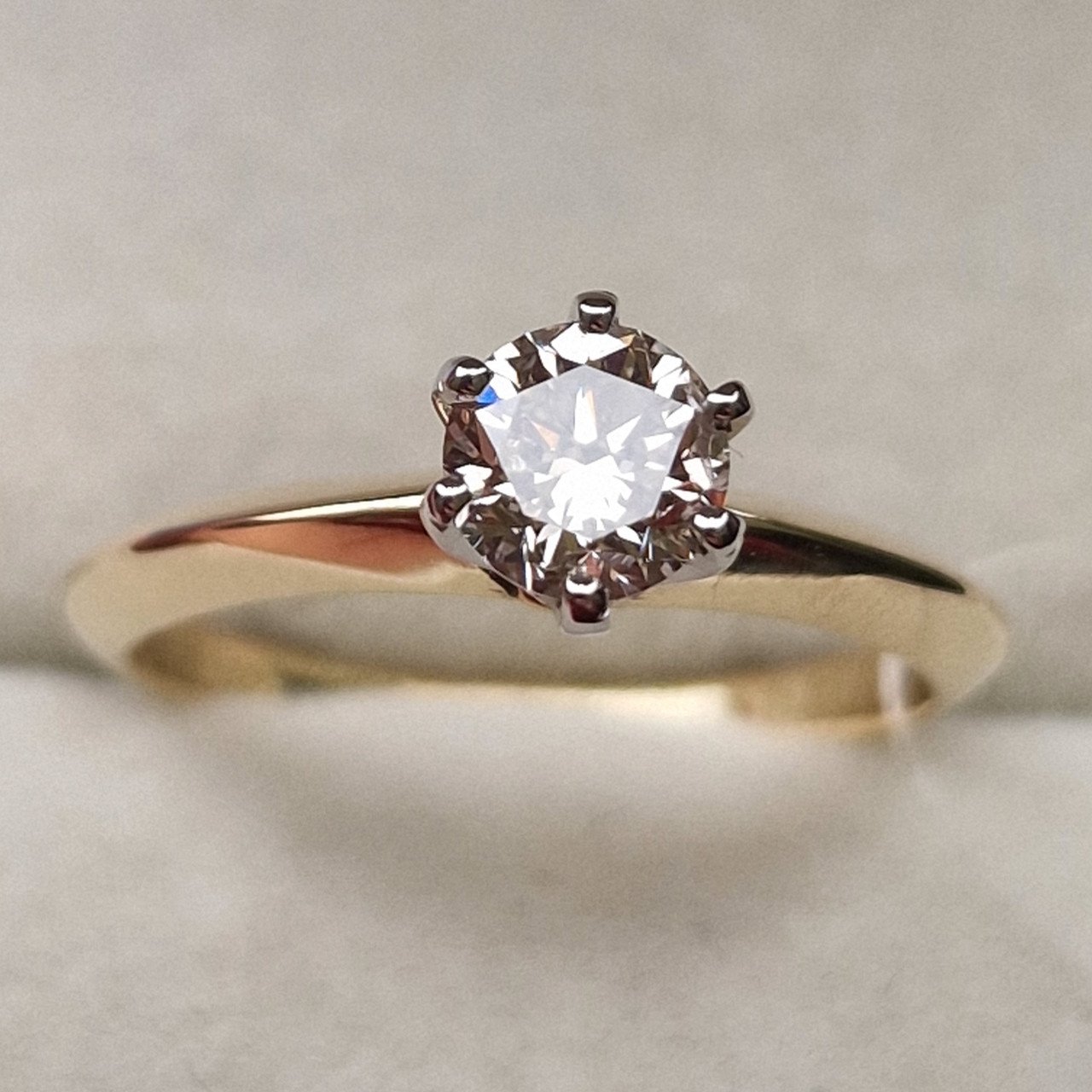 Кольцо Deimantas 98703366 17,5р 2,152гр 0,62ct. купить,NaN