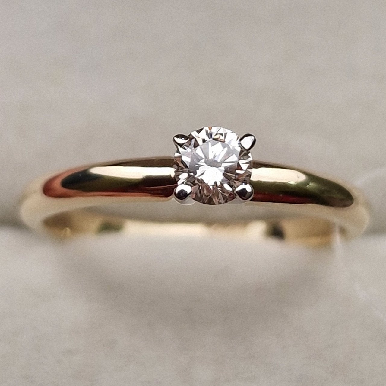 Кольцо Deimantas 98703369 17р 2,09гр 0,23ct. купить,NaN