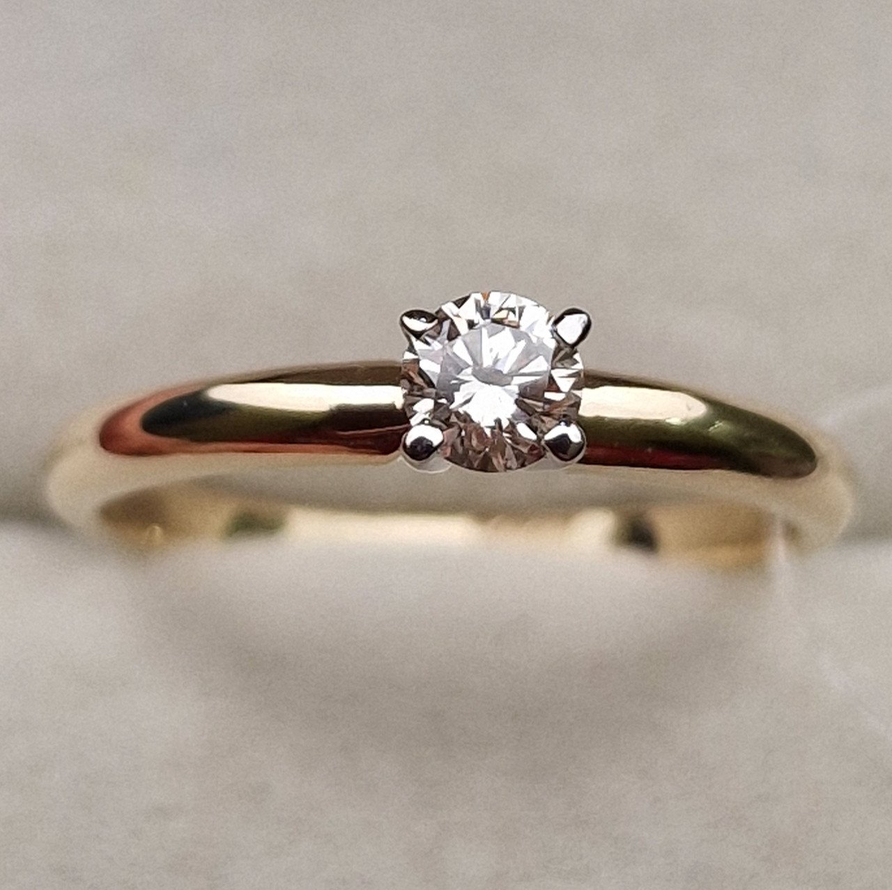 Кольцо Deimantas 98703369 17р 2,09гр 0,23ct. купить,NaN