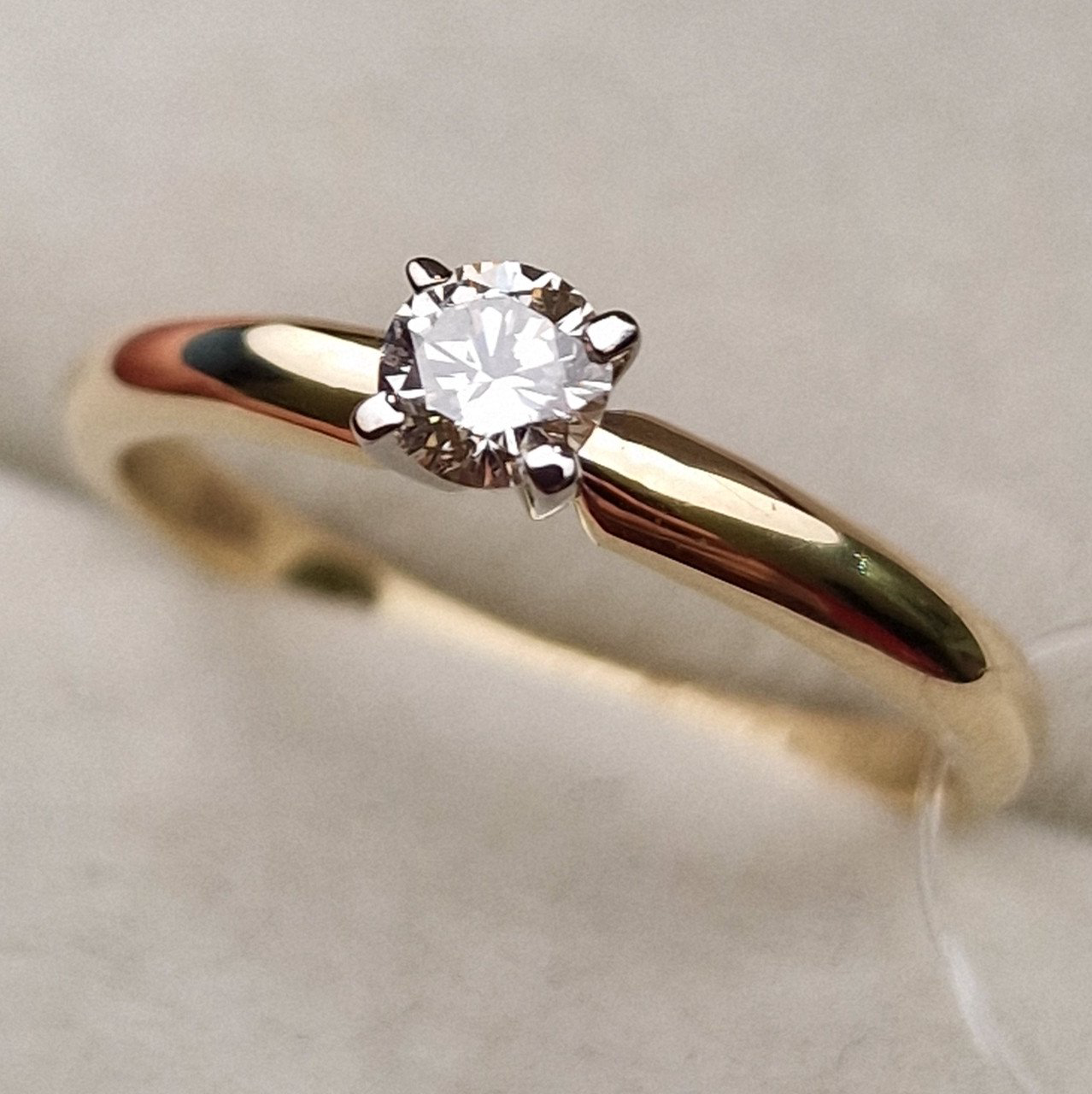 Кольцо Deimantas 98703369 17р 2,09гр 0,23ct. купить,NaN