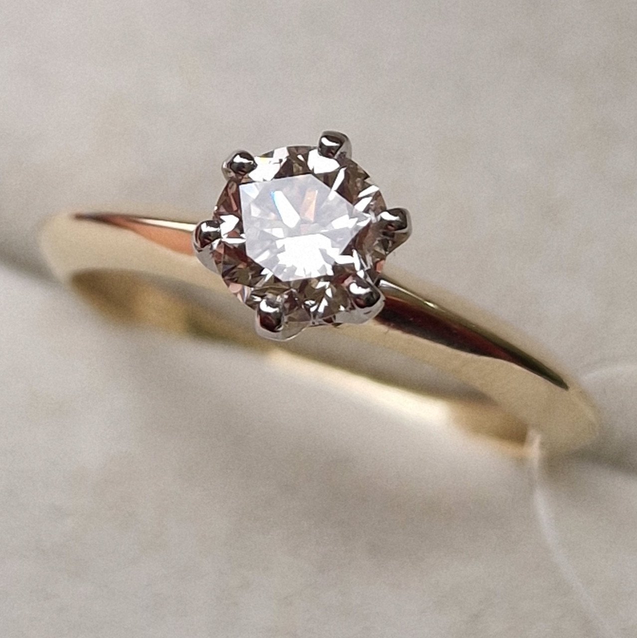 Кольцо Deimantas 98703366 17,5р 2,152гр 0,62ct. купить,NaN