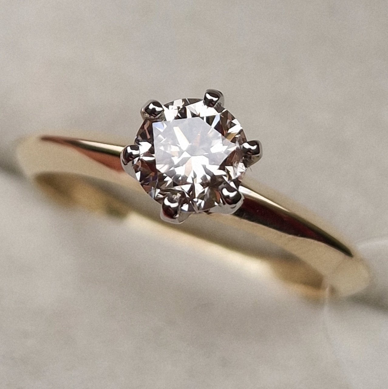 Кольцо Deimantas 98703366 17,5р 2,152гр 0,62ct. купить,NaN
