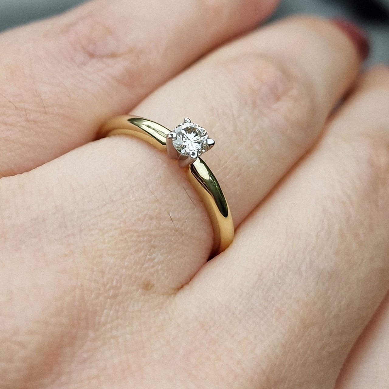 Кольцо Deimantas 98703369 17р 2,09гр 0,23ct. купить,NaN