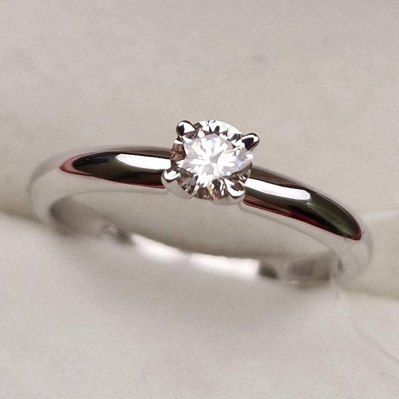Кольцо Deimantas 98703374 16,5р 2,27гр 0,31ct. купить,NaN