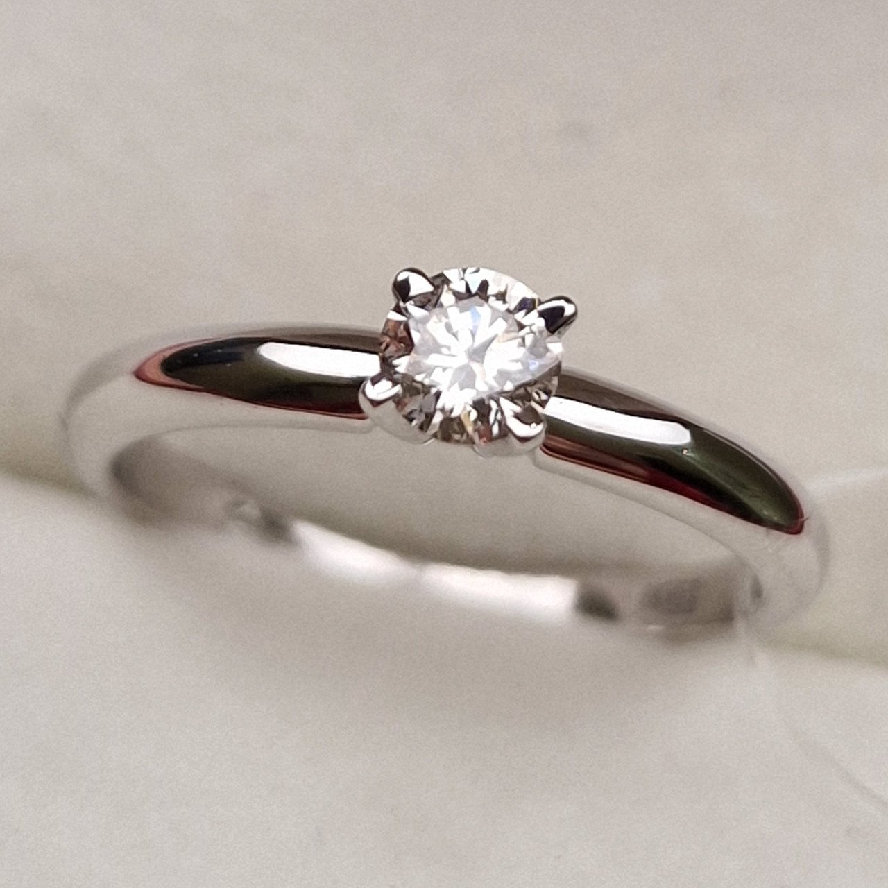 Кольцо Deimantas 98703374 16,5р 2,27гр 0,31ct. купить,NaN