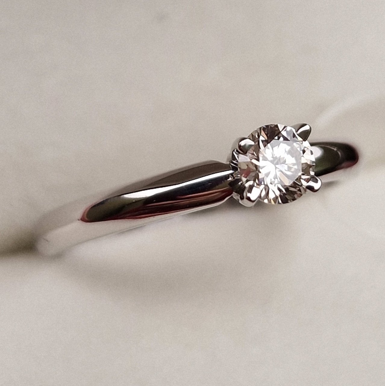 Кольцо Deimantas 98703374 16,5р 2,27гр 0,31ct. купить,NaN