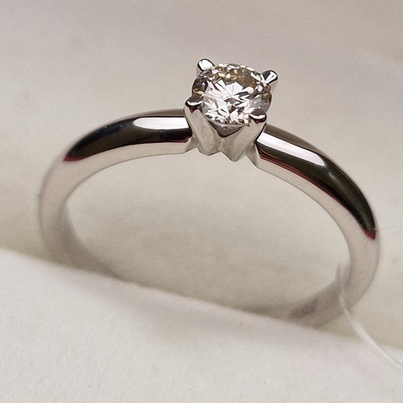 Кольцо Deimantas 98703374 16,5р 2,27гр 0,31ct. купить,NaN