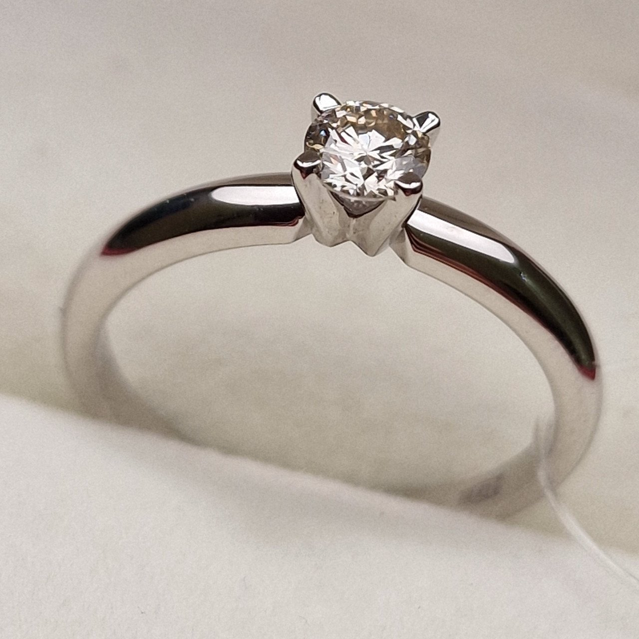 Кольцо Deimantas 98703374 16,5р 2,27гр 0,31ct. купить,NaN