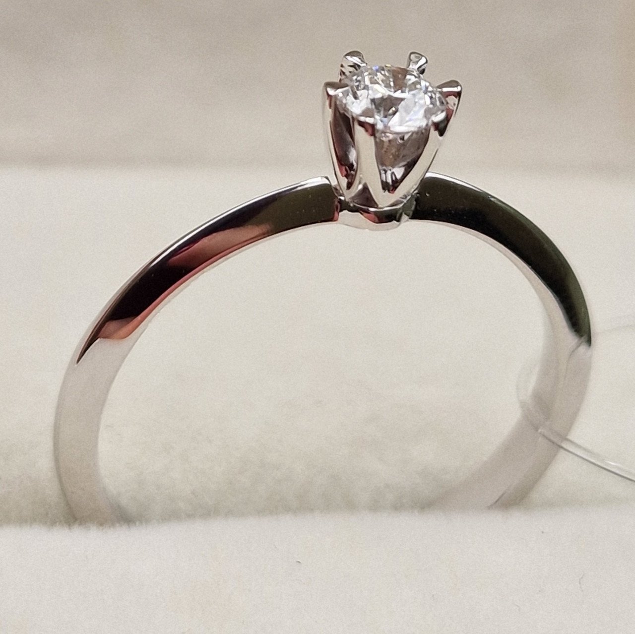 Кольцо Deimantas 98703372 16,5р 1,76гр 0,17ct. купить,NaN