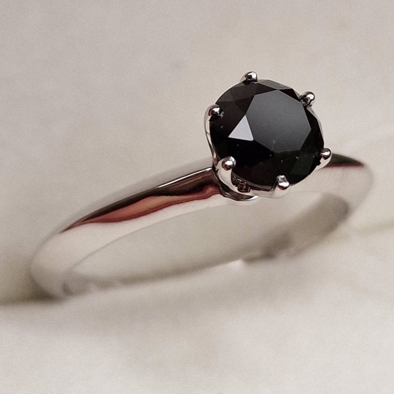 Кольцо Deimantas 98703375 17р 2,66гр 1,02ct. купить,NaN