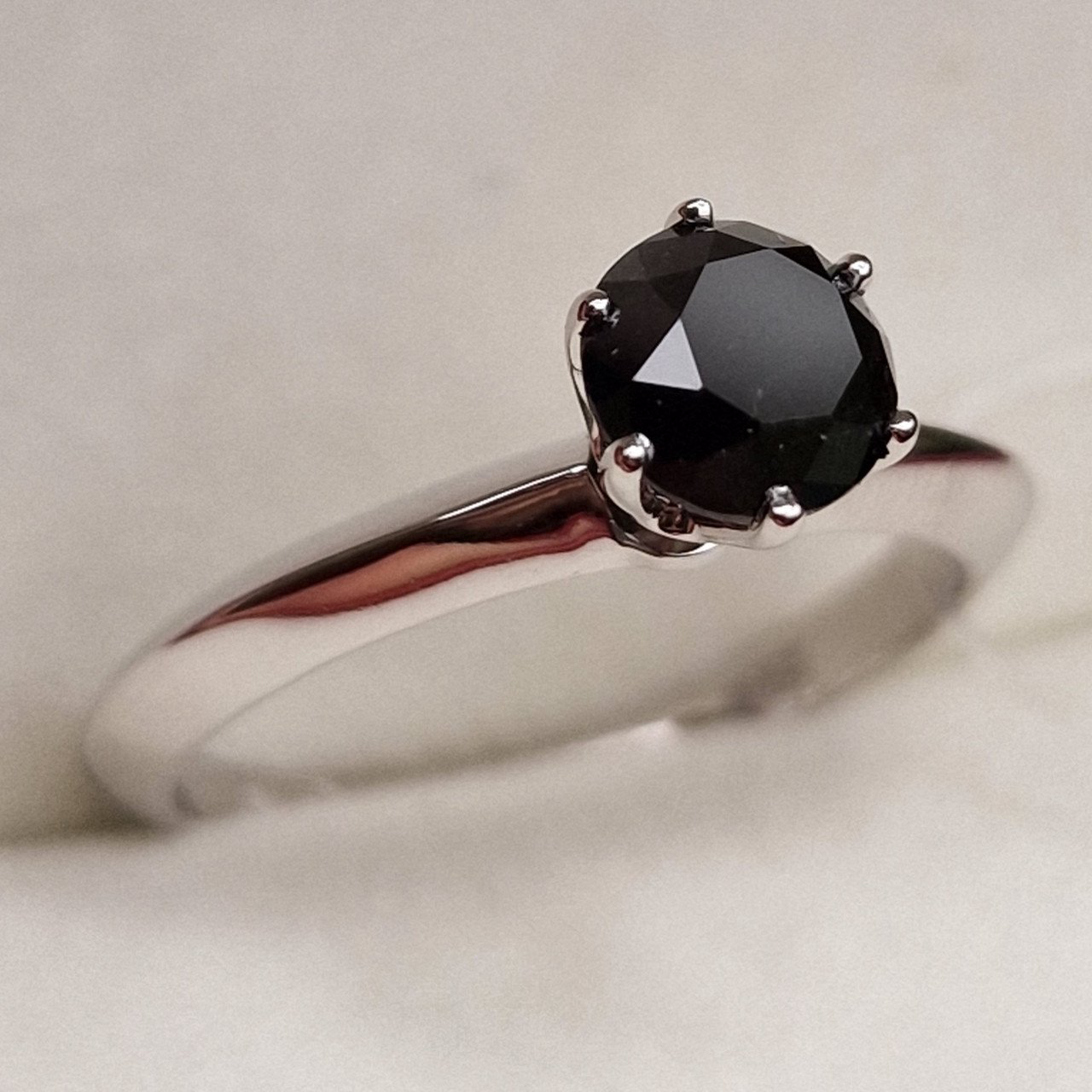 Кольцо Deimantas 98703375 17р 2,66гр 1,02ct. купить,NaN
