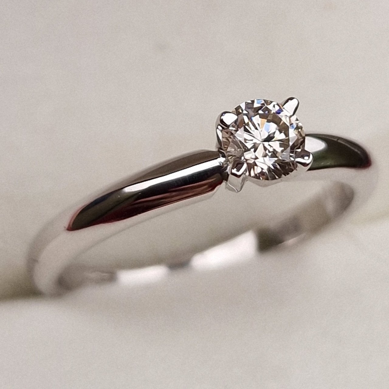 Кольцо Deimantas 98703374 16,5р 2,27гр 0,31ct. купить,NaN