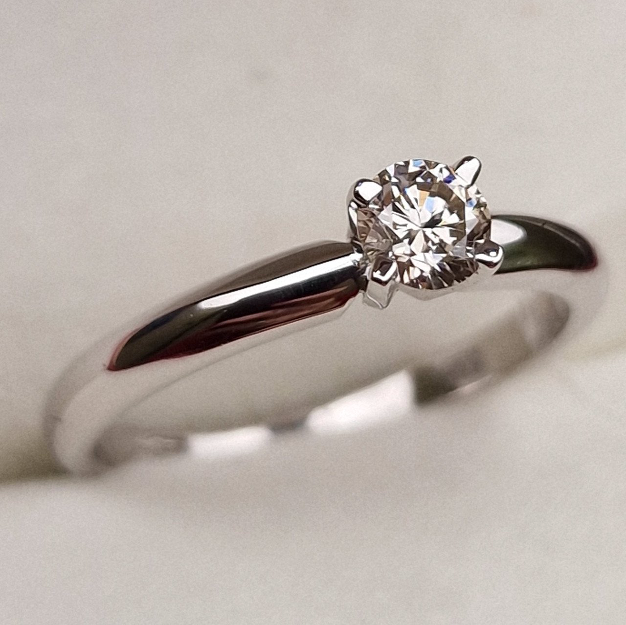 Кольцо Deimantas 98703374 16,5р 2,27гр 0,31ct. купить,NaN