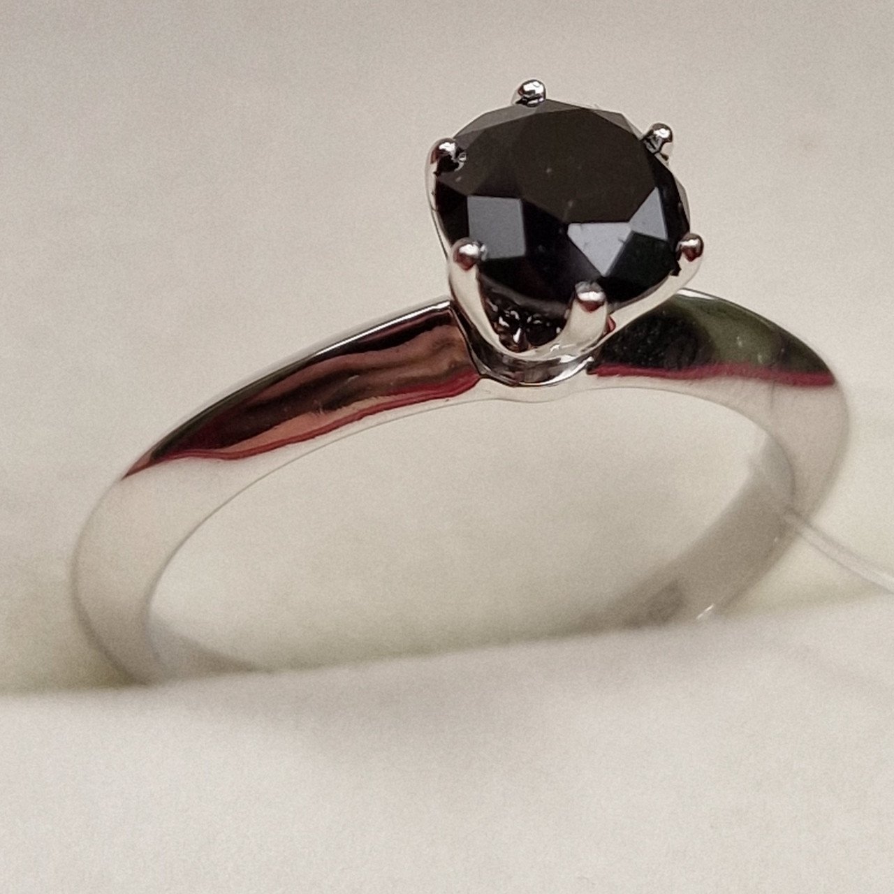 Кольцо Deimantas 98703375 17р 2,66гр 1,02ct. купить,NaN