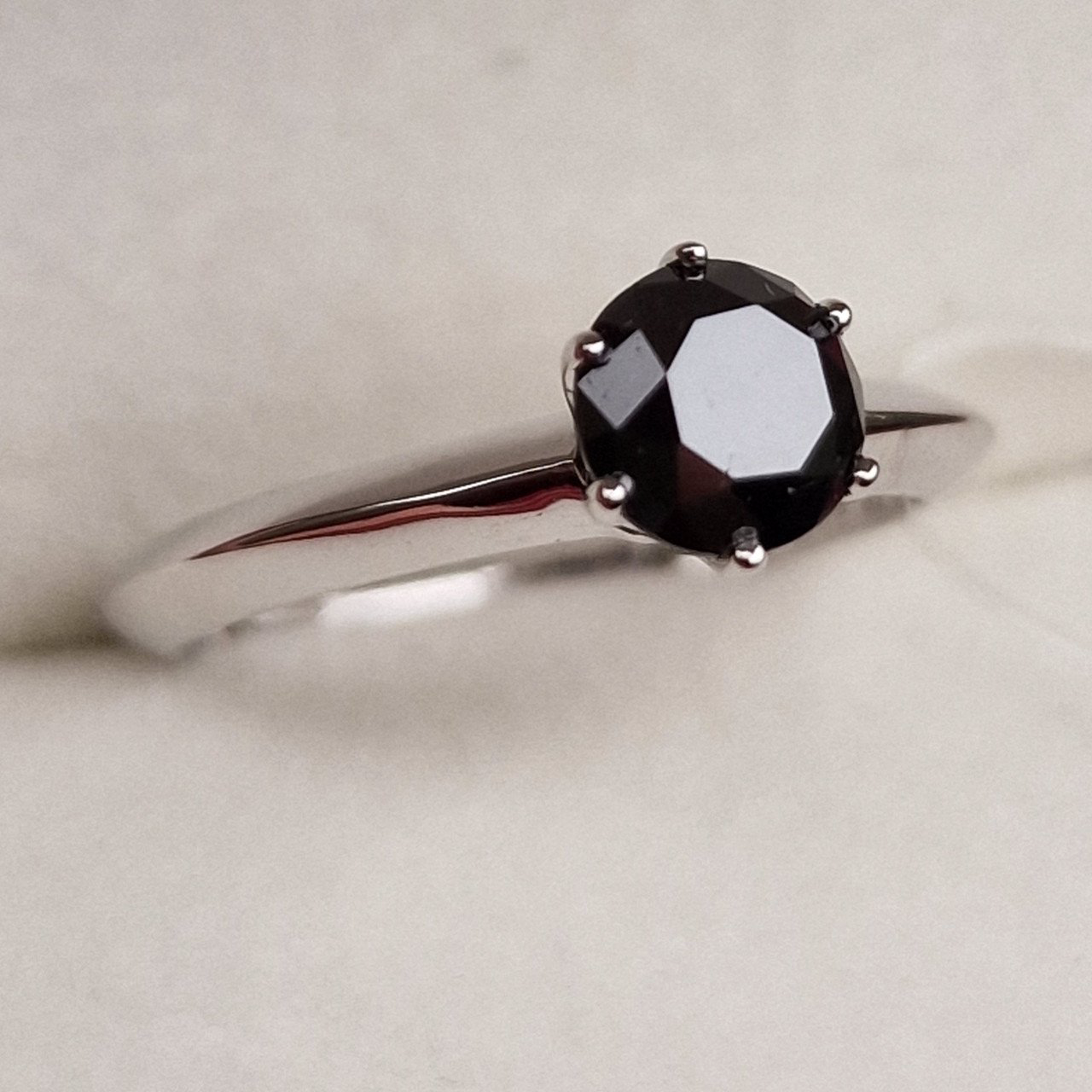 Кольцо Deimantas 98703375 17р 2,66гр 1,02ct. купить,NaN