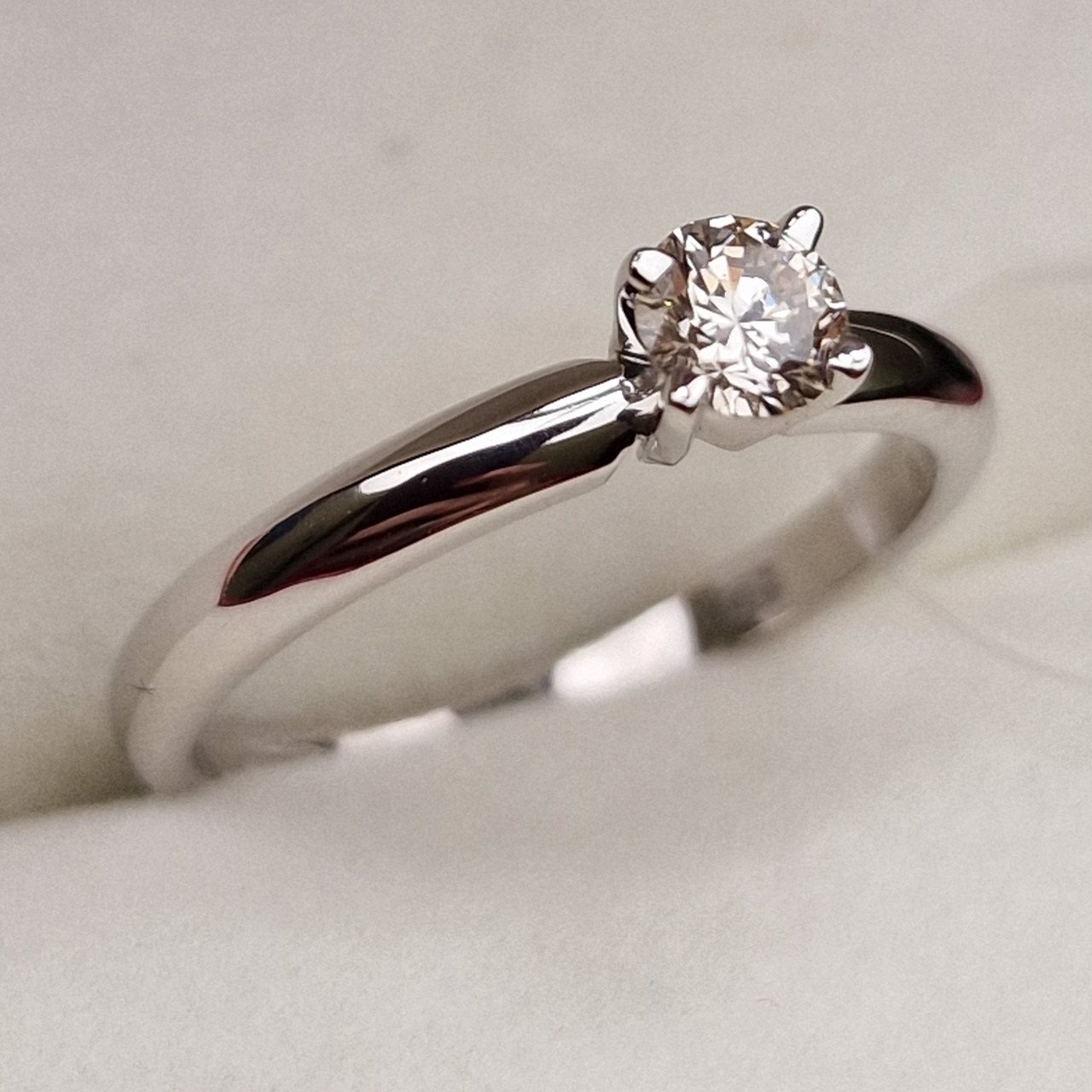 Кольцо Deimantas 98703374 16,5р 2,27гр 0,31ct. купить,NaN
