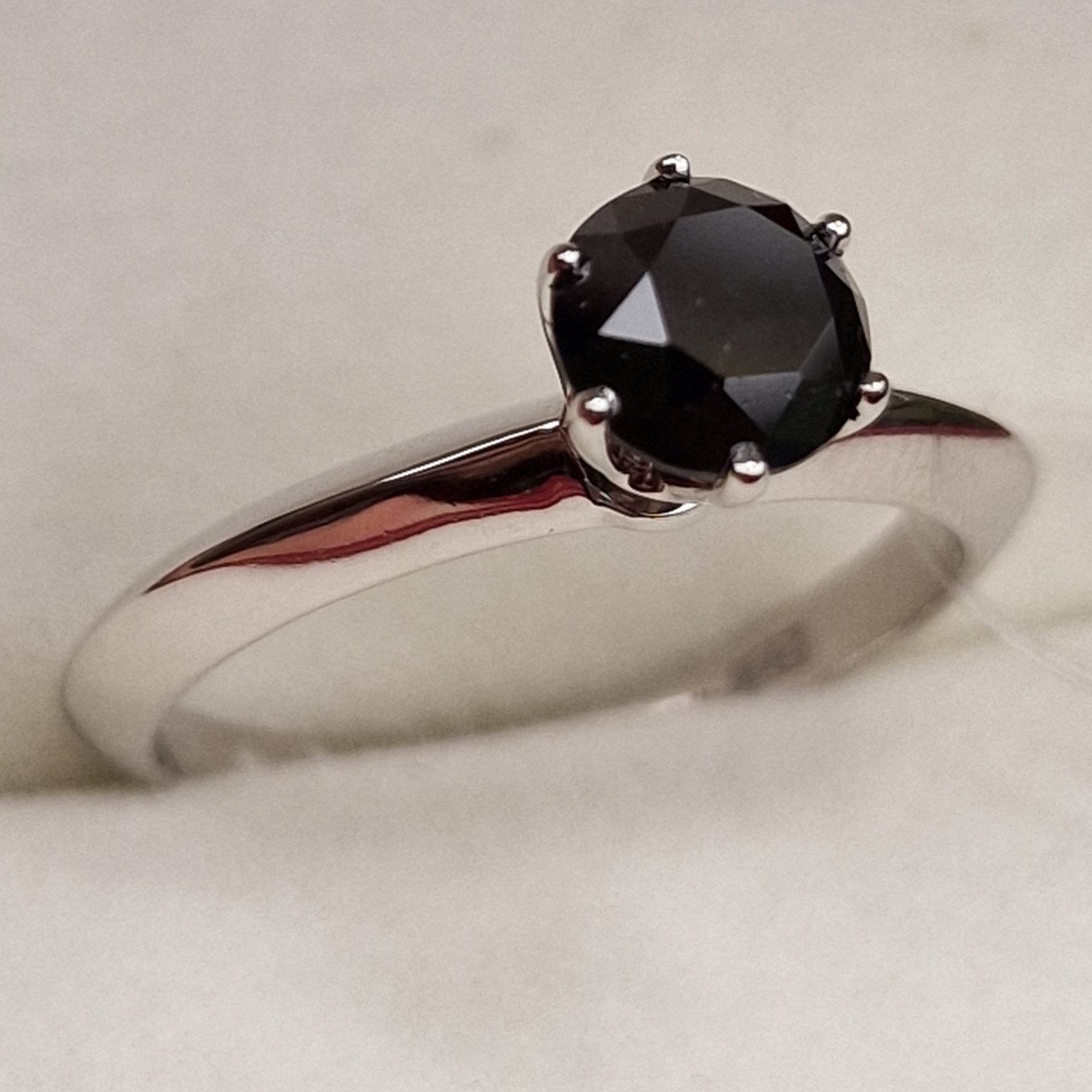 Кольцо Deimantas 98703375 17р 2,66гр 1,02ct. купить,NaN