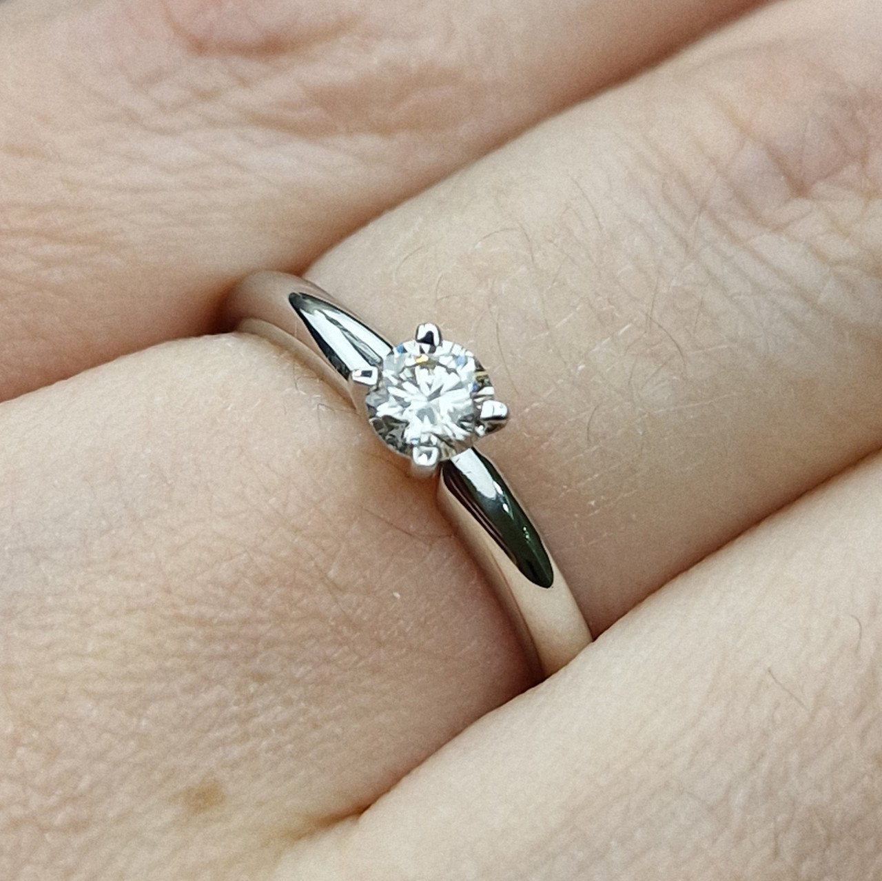 Кольцо Deimantas 98703374 16,5р 2,27гр 0,31ct. купить,NaN