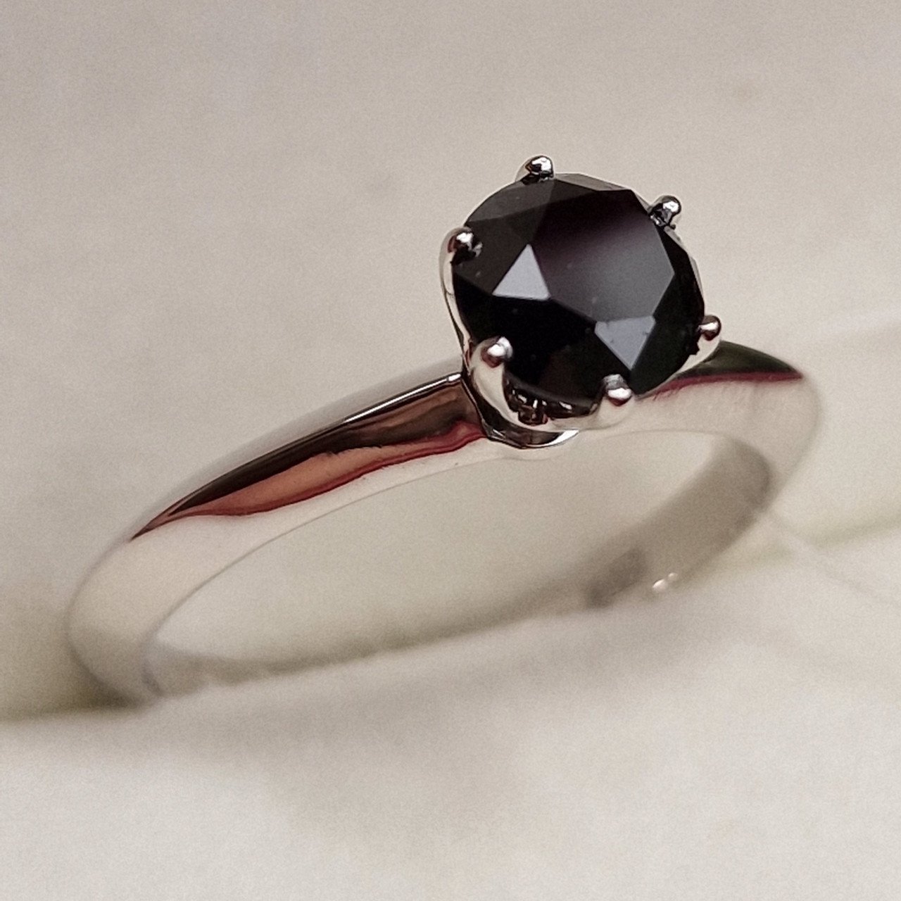 Кольцо Deimantas 98703375 17р 2,66гр 1,02ct. купить,NaN